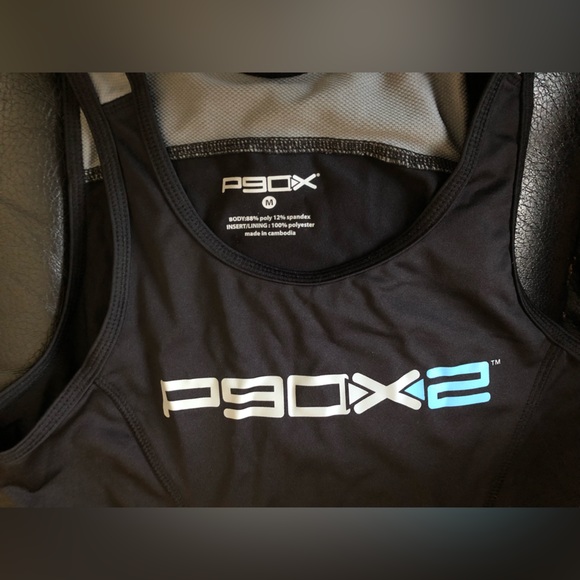 P90x 2 Women’s Black Blue Medium Tank top EUC! - Picture 4 of 8